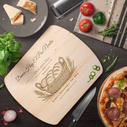 Tabla cristiana personalizada en español con canasta de panes y trigo, ambientada en la cocina